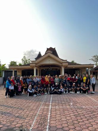 Upaya mensukseskan Program Desa Sehat melalui kegiatan Senam